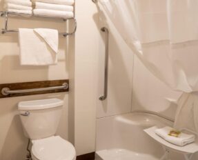 Accessible King Chalet, Eagle Cap Chalets