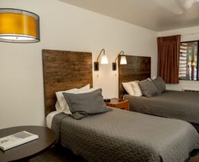 Queen Plus Twin Chalet Accessible, Eagle Cap Chalets